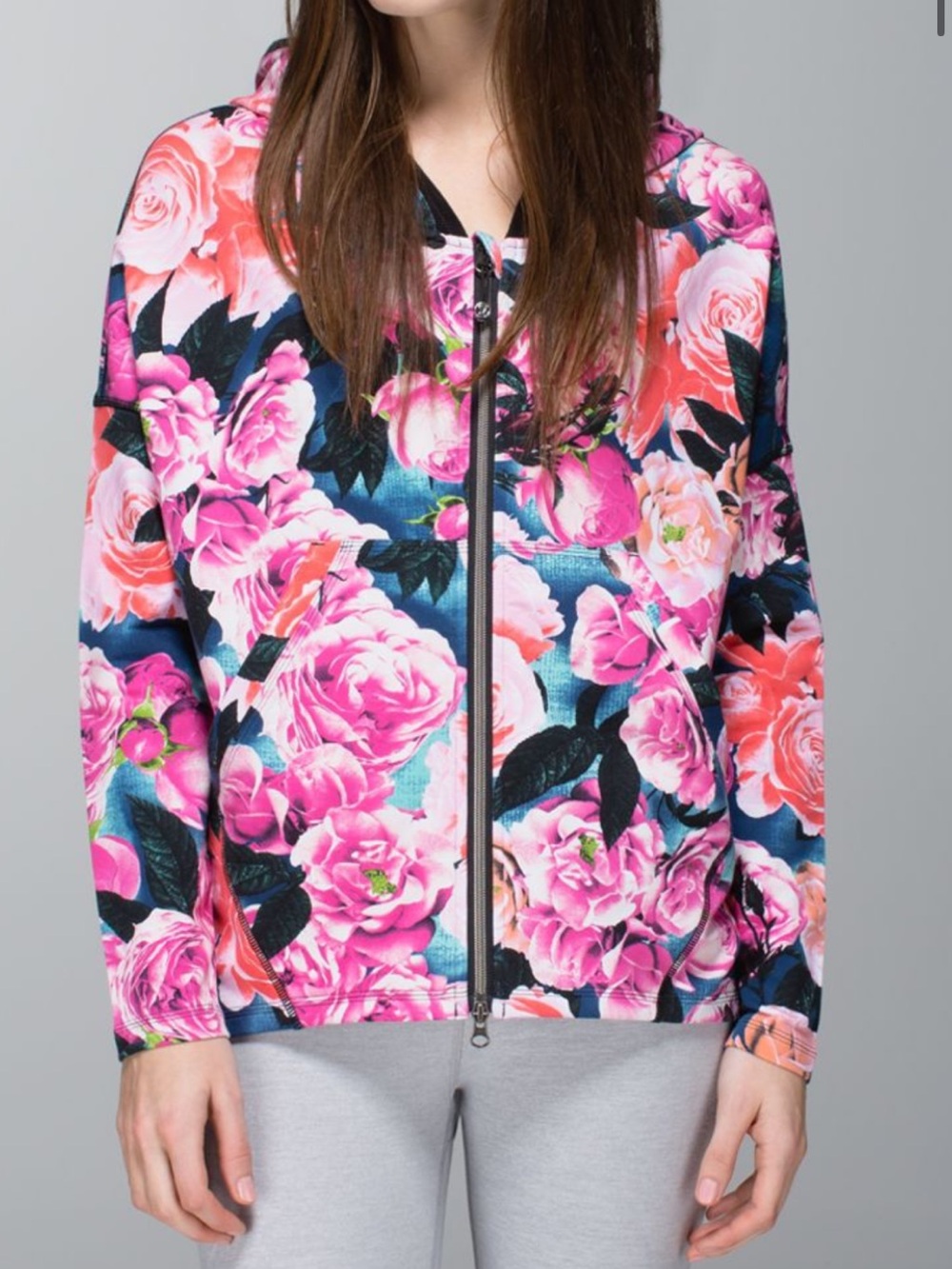 Lululemon Hold Your Om Hoodie
Secret Garden Black Floral Women’s Size 6